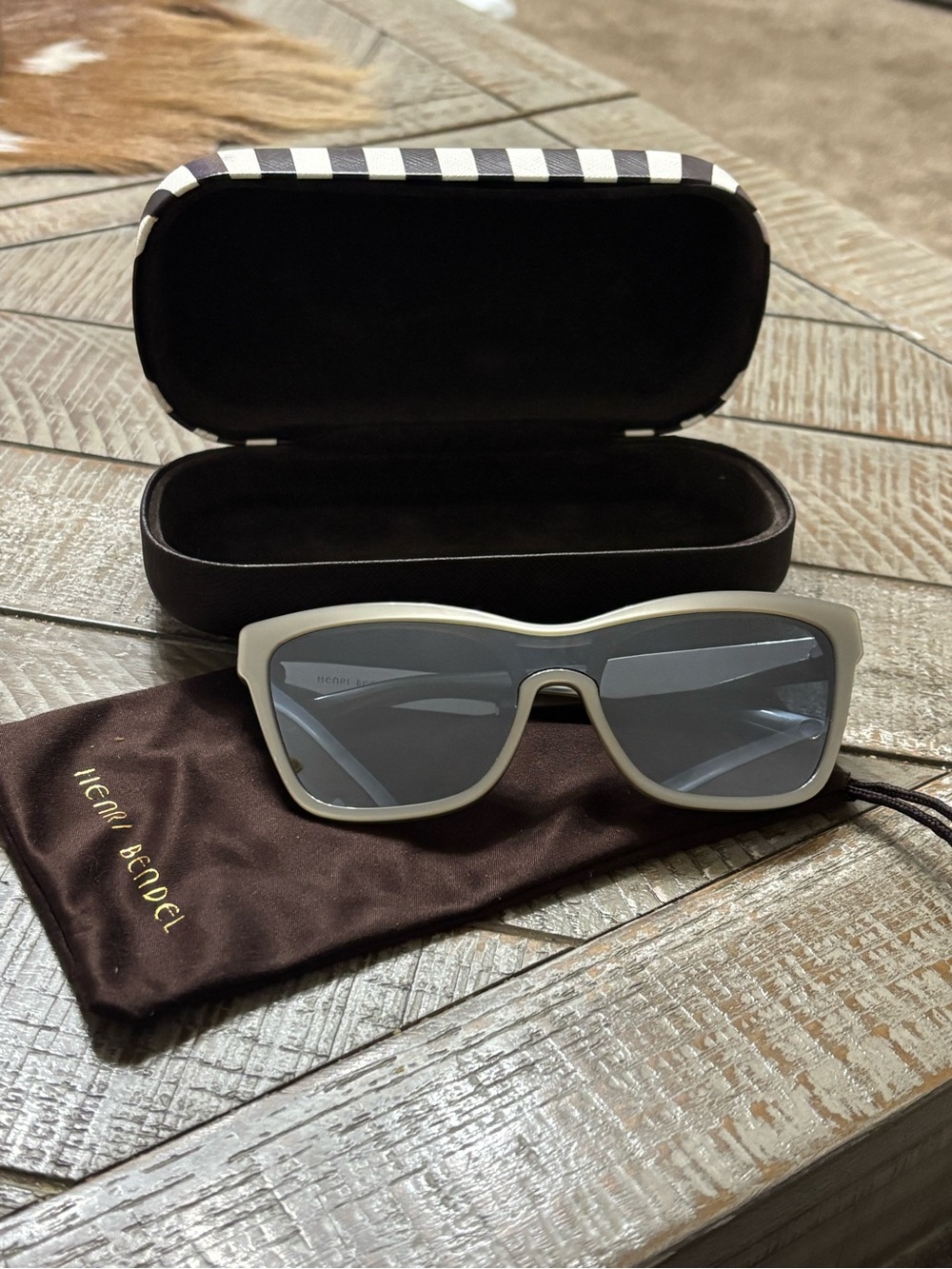 henri bendel Matte Light Gray Oversized Square Sunglasses